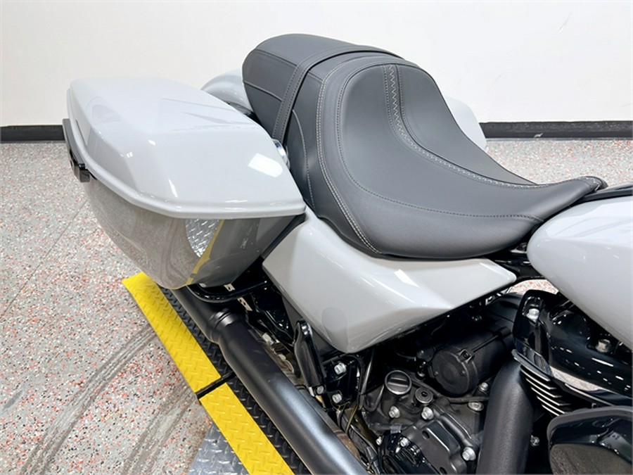 2024 Harley-Davidson Road Glide FLTRX Billiard Gray Black Trim