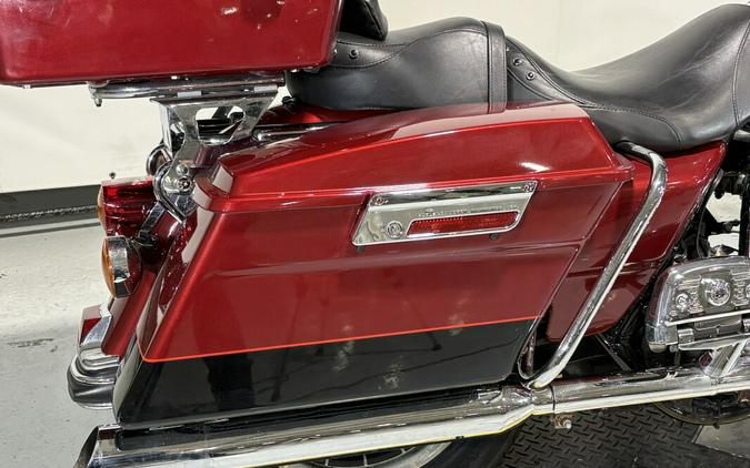 2006 Harley-Davidson® Road King® Two-Tone Fire Red Pearl and Vivid Black