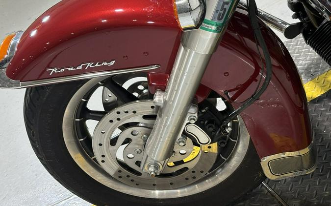 2006 Harley-Davidson® Road King® Two-Tone Fire Red Pearl and Vivid Black