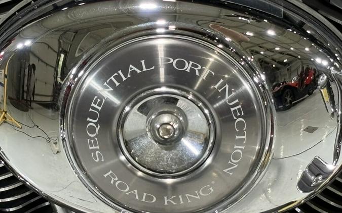 2006 Harley-Davidson® Road King® Two-Tone Fire Red Pearl and Vivid Black