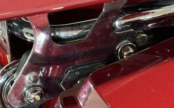 2006 Harley-Davidson® Road King® Two-Tone Fire Red Pearl and Vivid Black
