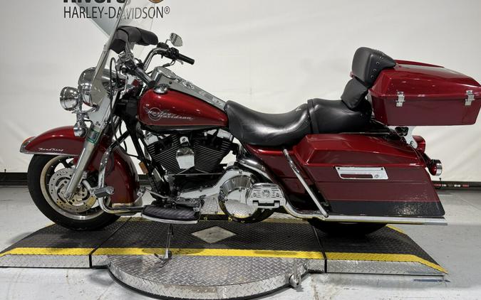 2006 Harley-Davidson® Road King® Two-Tone Fire Red Pearl and Vivid Black