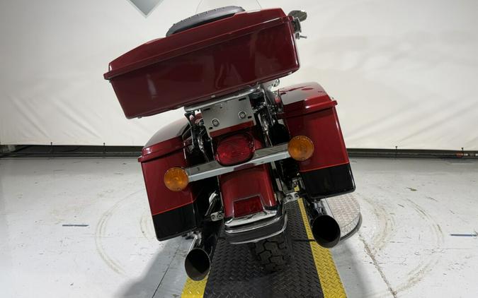 2006 Harley-Davidson® Road King® Two-Tone Fire Red Pearl and Vivid Black