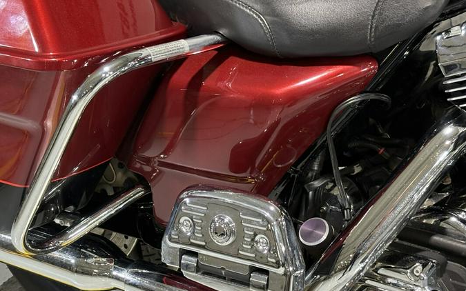 2006 Harley-Davidson® Road King® Two-Tone Fire Red Pearl and Vivid Black