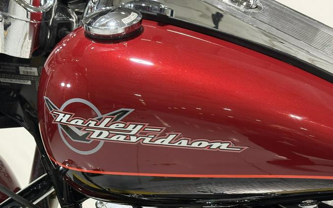 2006 Harley-Davidson® Road King® Two-Tone Fire Red Pearl and Vivid Black
