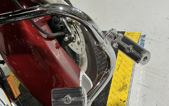 2006 Harley-Davidson® Road King® Two-Tone Fire Red Pearl and Vivid Black