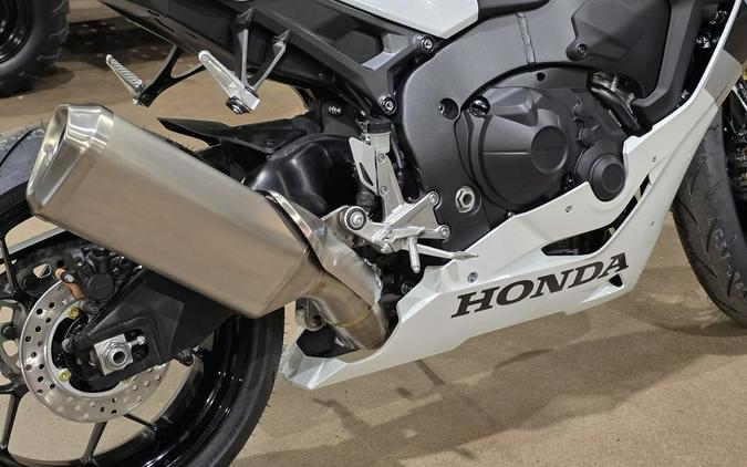 2027 Honda CBR1000RR Base