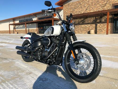 2021 Harley-Davidson Street Bob 114 Review (11 Fast Facts)