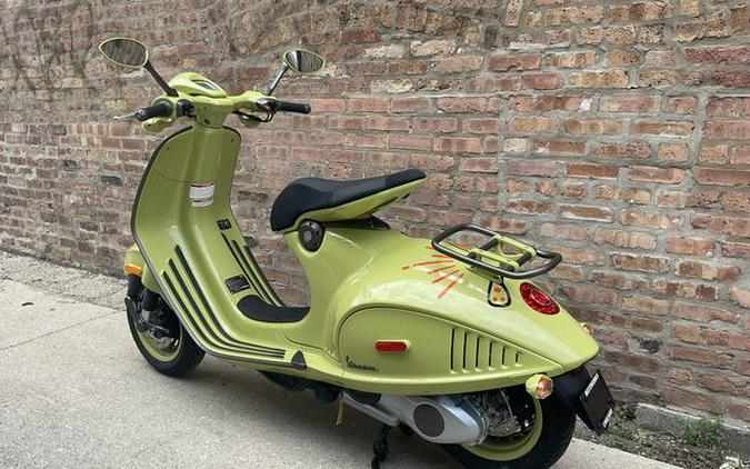 2023 Vespa 946