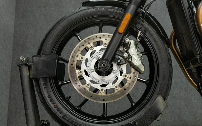 2024 TRIUMPH SPEED TWIN 900 STEALTH EDITION