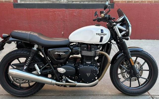 2018 Triumph Street Twin Crystal White