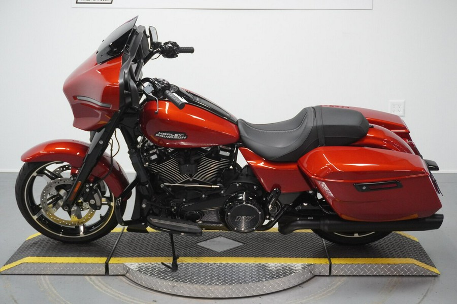 2024 Harley-Davidson® Street Glide® Whiskey Fire - Black Finish