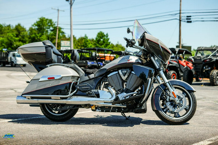 2014 Victory Motorcycles® Cross Country Tour® Two-Tone Goldrush & Black