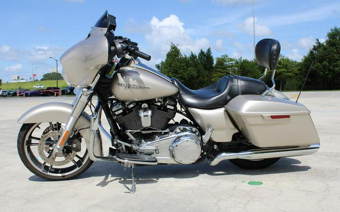 2018 Harley-Davidson® FLHX - Street Glide®