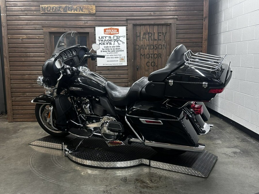 2019 Harley-Davidson Electra Glide Ultra Classic BLACK W/PINSTRI
