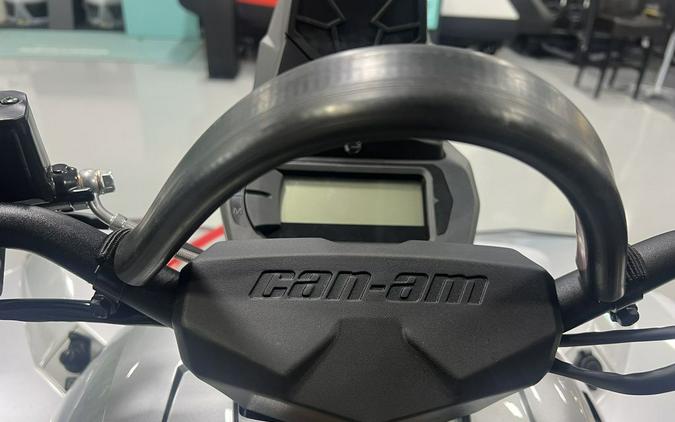 2026 Can-Am® Renegade X mr 1000 R Hyper Silver & Legion Red