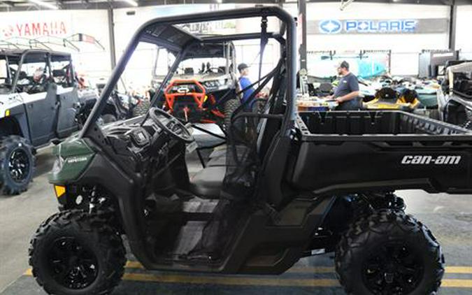 2024 Can-Am Defender DPS HD7