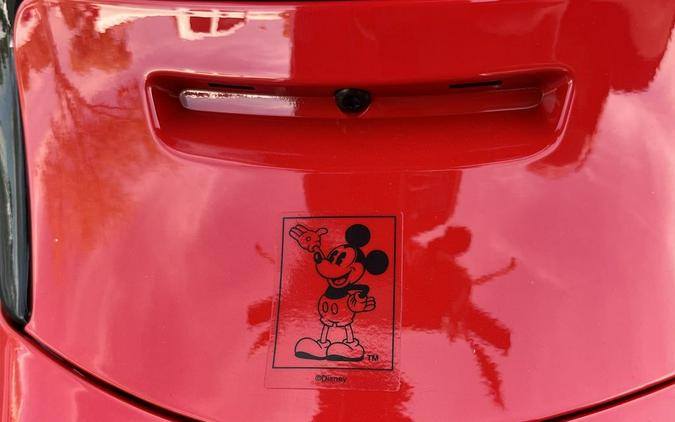 2023 Vespa Primavera 150 Disney Mickey Mouse Edition