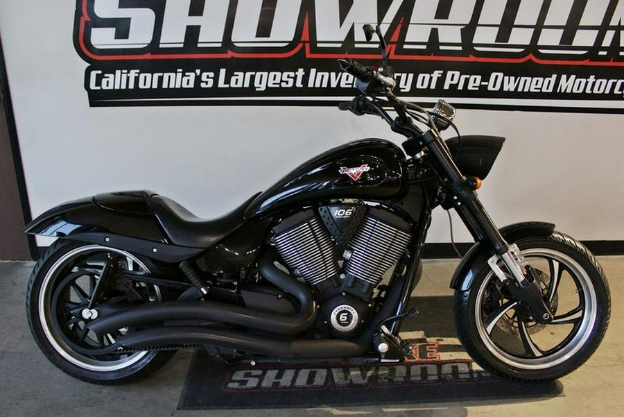 2015 Victory Motorcycles® Hammer 8-Ball® Gloss Black