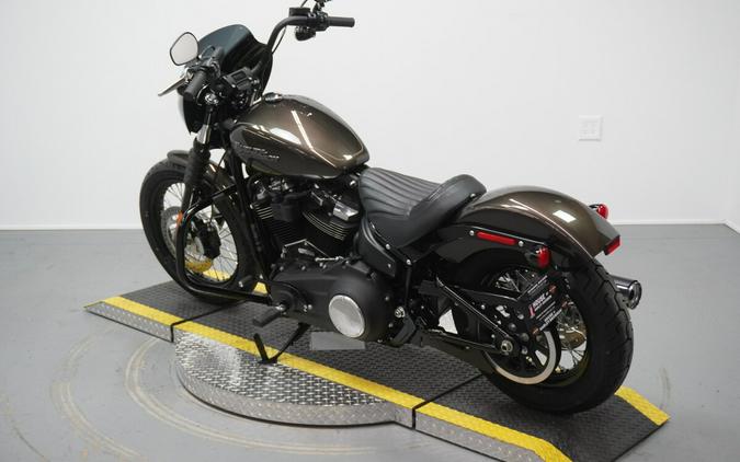 2020 Harley-Davidson® Street Bob® River Rock Gray