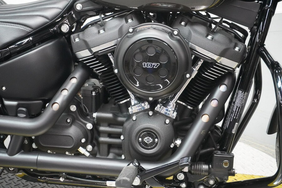 2020 Harley-Davidson® Street Bob® River Rock Gray