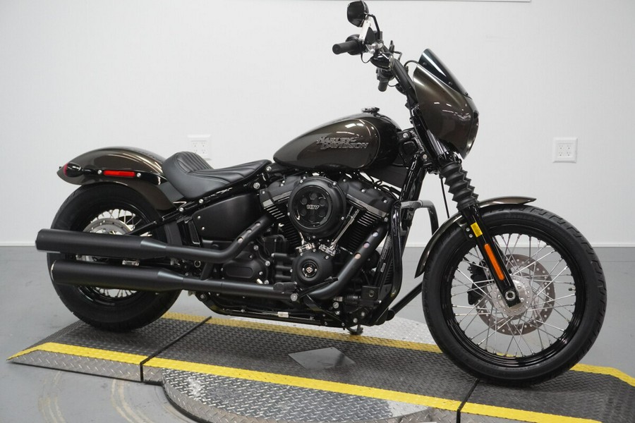 2020 Harley-Davidson® Street Bob® River Rock Gray