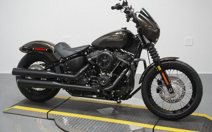 2020 Harley-Davidson® Street Bob® River Rock Gray