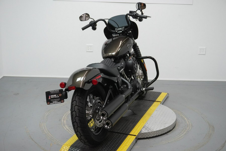 2020 Harley-Davidson® Street Bob® River Rock Gray
