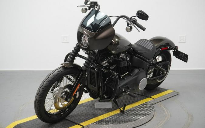 2020 Harley-Davidson® Street Bob® River Rock Gray