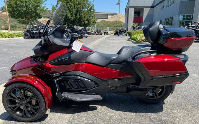 2024 Can-Am® Spyder RT Limited Dark Wheels