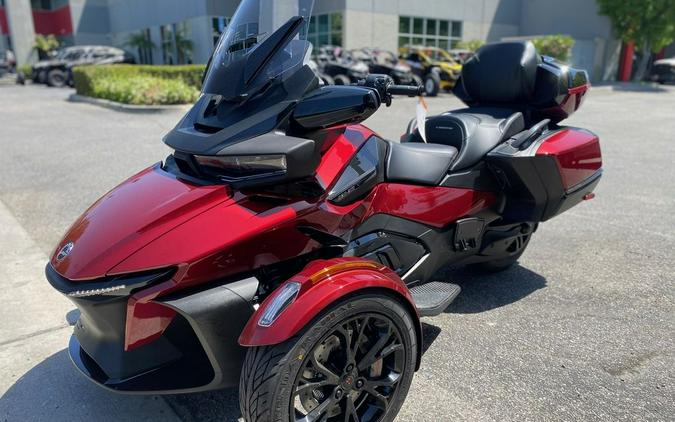 2024 Can-Am® Spyder RT Limited Dark Wheels