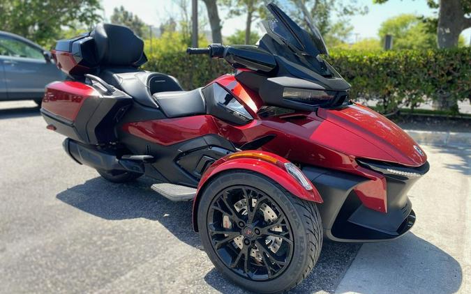 2024 Can-Am® Spyder RT Limited Dark Wheels