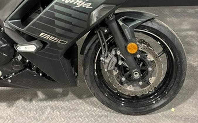 2025 Kawasaki EX650PSFAN