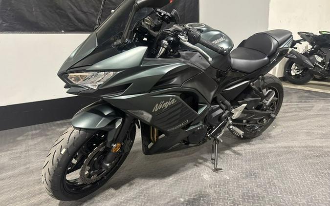 2025 Kawasaki EX650PSFAN