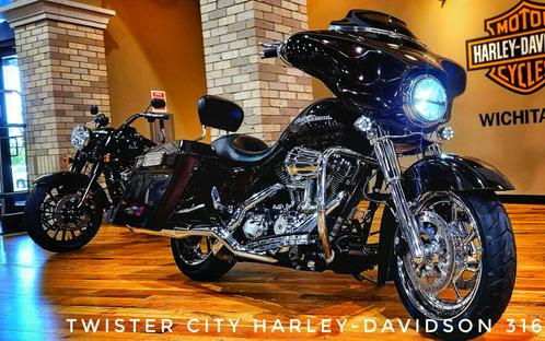 USED 2011 Harley-Davidson Street Glide, FLHX103