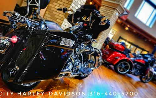 USED 2011 Harley-Davidson Street Glide, FLHX103