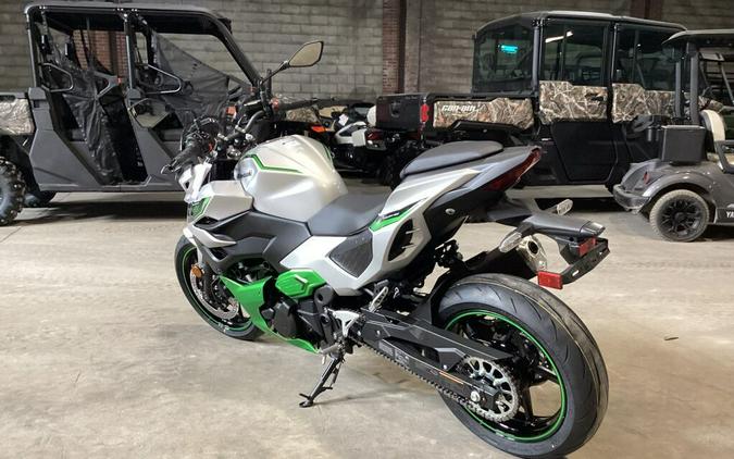 2024 Kawasaki Z7 Hybrid ABS