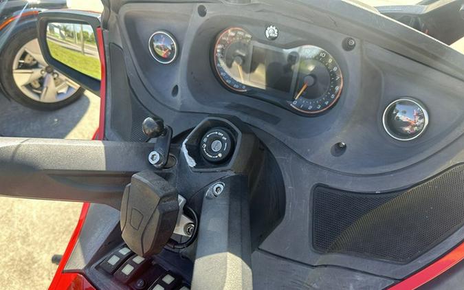 2013 Can-Am Spyder RT-S SE5