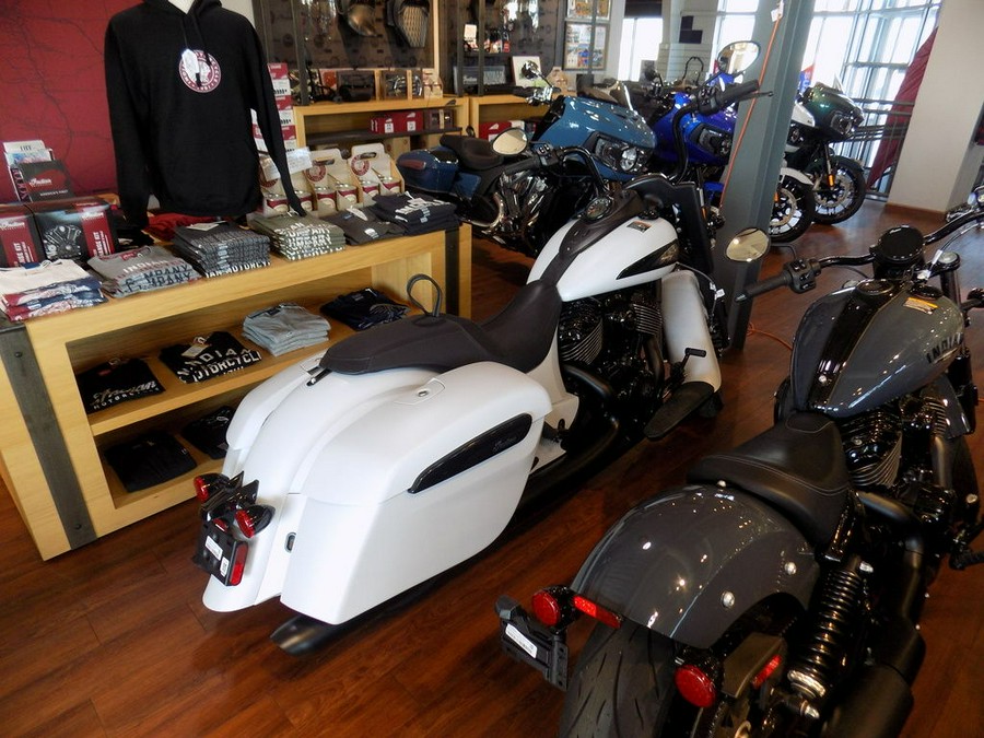 2026 Indian Motorcycle® Springfield ® Dark Horse® Ghost White Metallic Smoke
