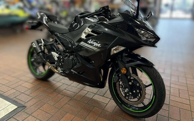 2022 Kawasaki NINJA 400