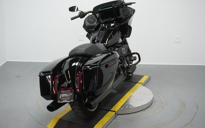 2024 Harley-Davidson® Road Glide® Vivid Black - Black Finish