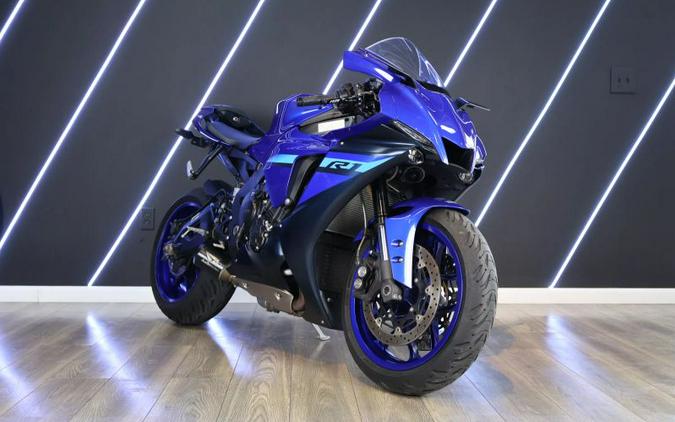 2024 YAMAHA R1
