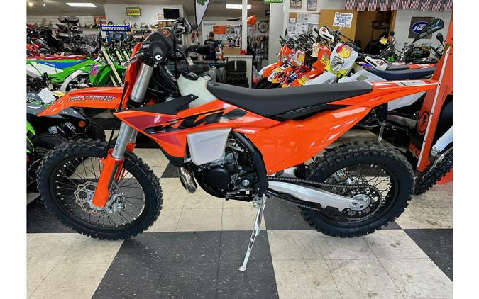 2025 KTM XC 300