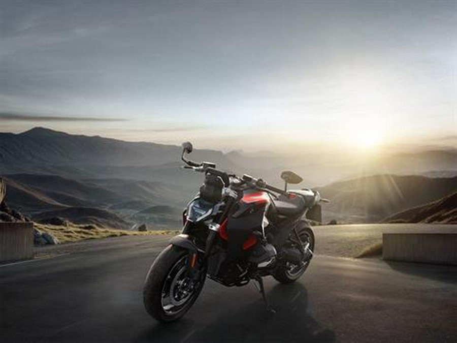 2026 BMW R 1300 R