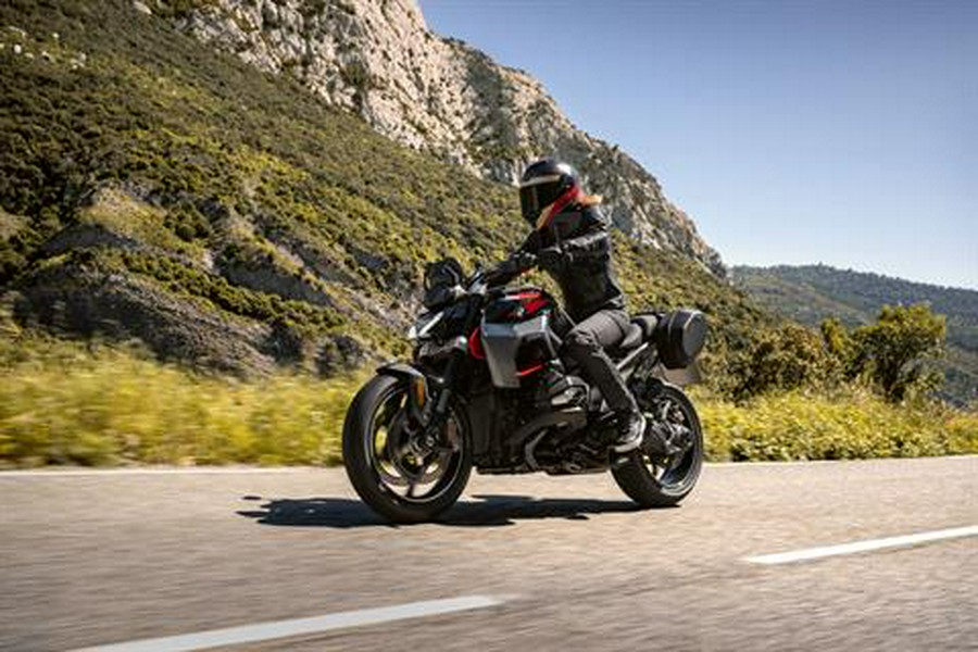 2026 BMW R 1300 R