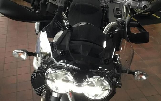 2023 Moto Guzzi V85 TT Travel