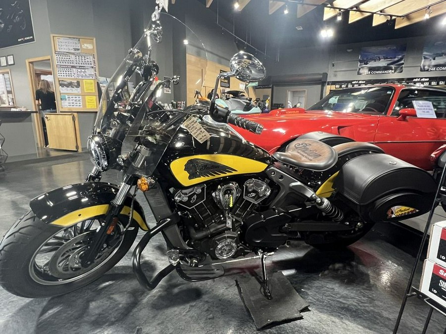 2019 Indian Motorcycle® Scout® Icon Series Thunder Black/Indian Motorcycle Yellow