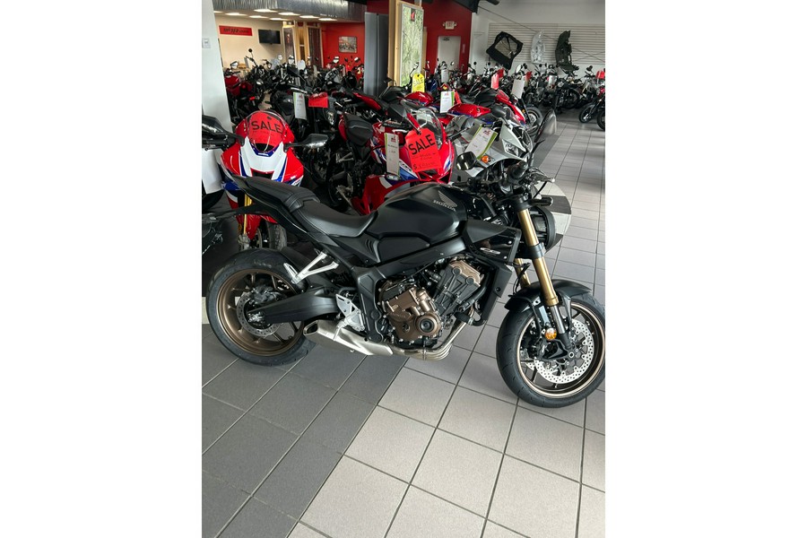 2026 CB650R E-CLUTCH - Honda