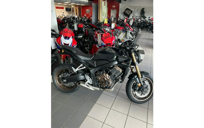 2026 CB650R E-CLUTCH - Honda