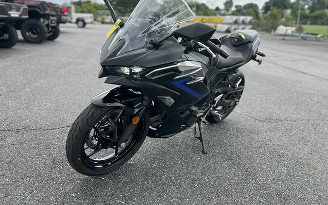 2025 Kawasaki Ninja 500 SE ABS